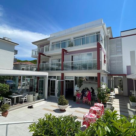 Hotel Al Ponte ลินญาโน ซับเบียโดโร ภายนอก รูปภาพ