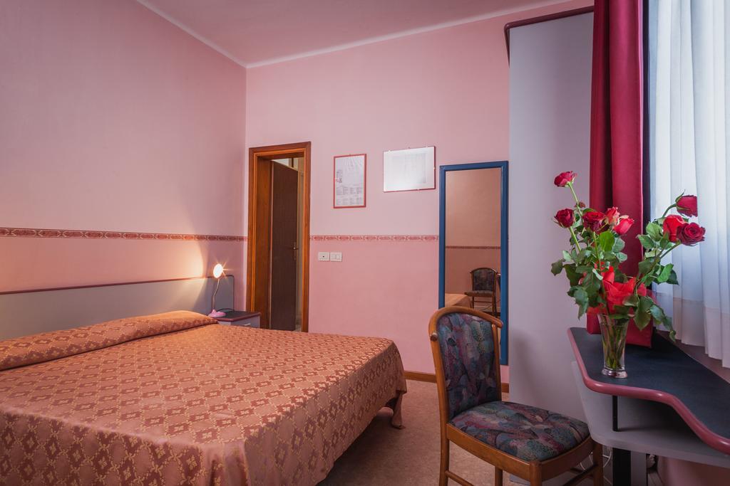 Hotel Al Ponte ลินญาโน ซับเบียโดโร ห้อง รูปภาพ