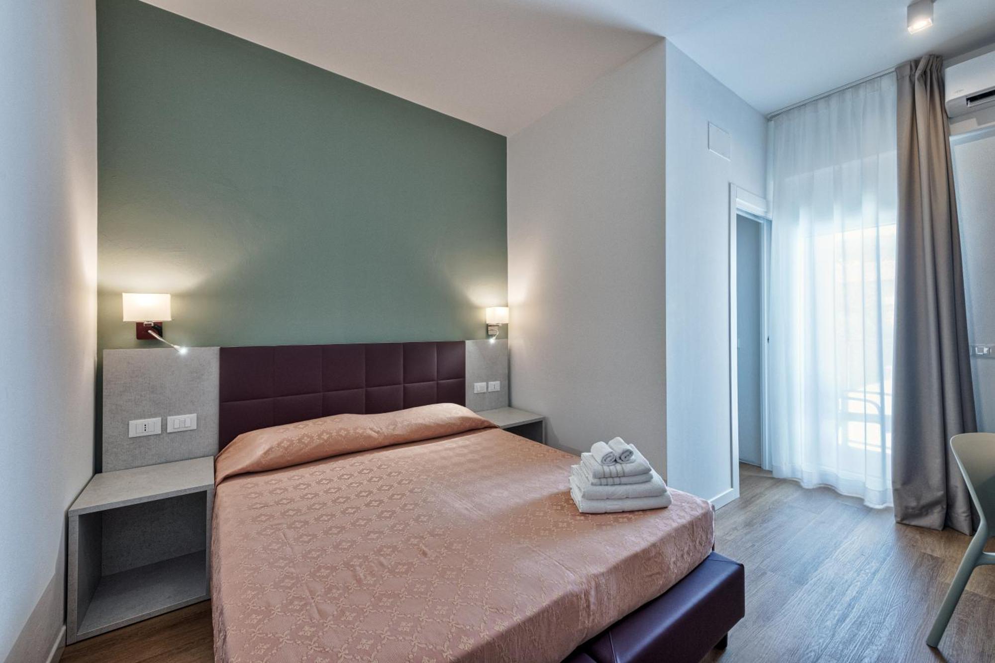 Hotel Al Ponte ลินญาโน ซับเบียโดโร ภายนอก รูปภาพ