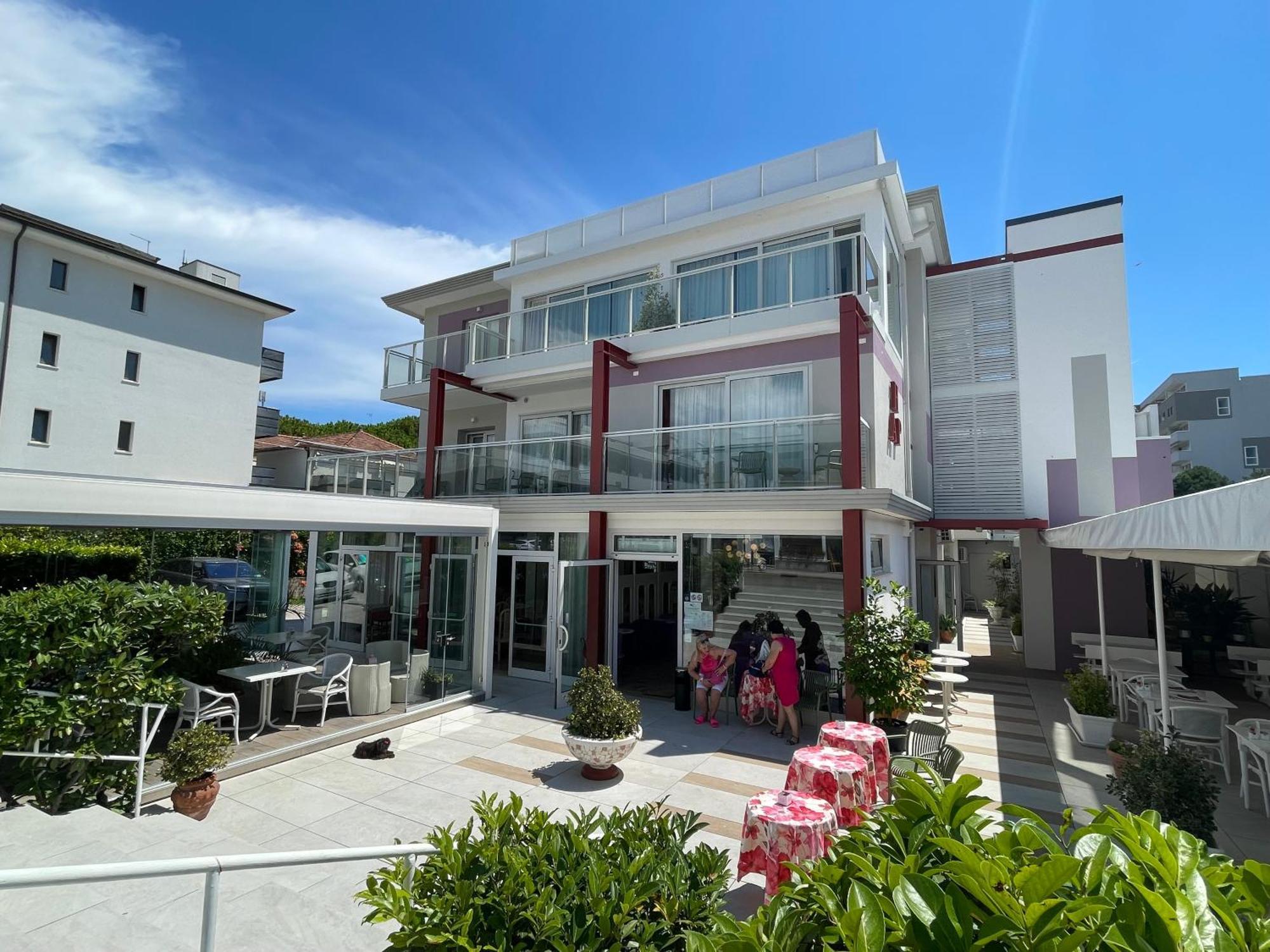 Hotel Al Ponte ลินญาโน ซับเบียโดโร ภายนอก รูปภาพ