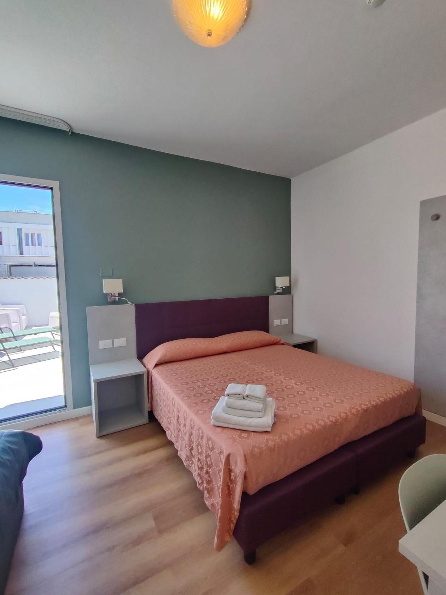 Hotel Al Ponte ลินญาโน ซับเบียโดโร ภายนอก รูปภาพ