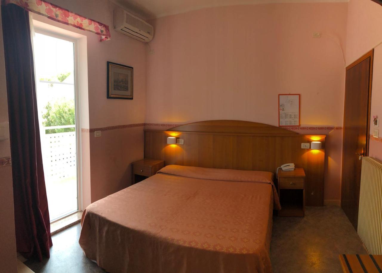 Hotel Al Ponte ลินญาโน ซับเบียโดโร ภายนอก รูปภาพ