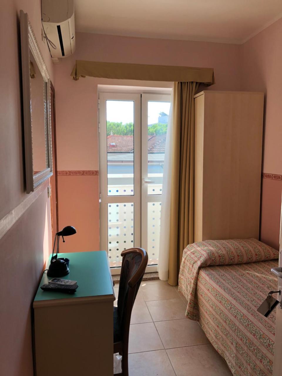 Hotel Al Ponte ลินญาโน ซับเบียโดโร ภายนอก รูปภาพ